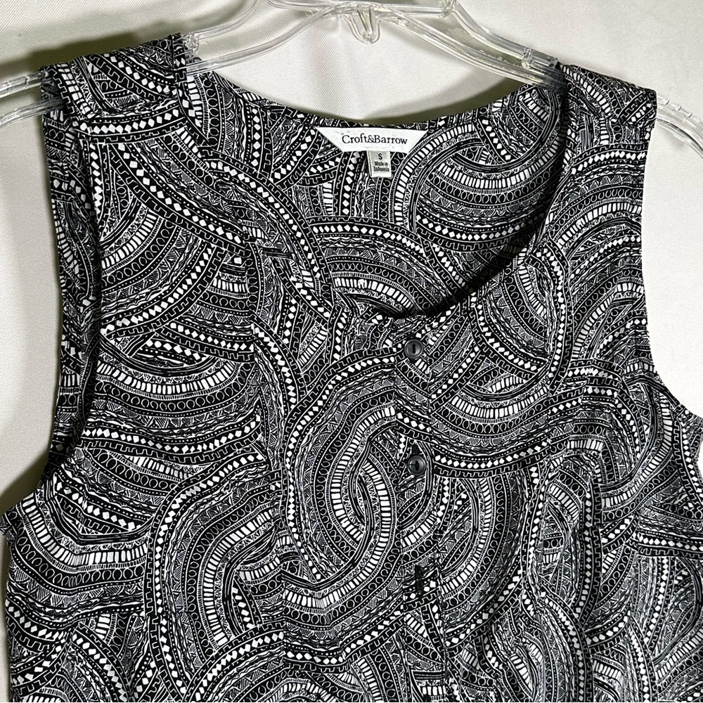 Croft and Barrow Black and White Modern Silky Sleeveless Top Women's Size Small - Picture 6 of 6